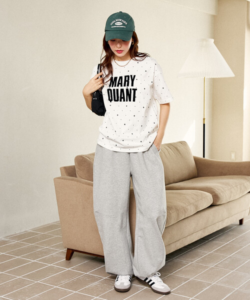 MARY QUANT(マリークワント)の「MARY QUANT × PUBLUX/マリークワント 総柄 プリント フロッキー ロゴ Tシャツ 限定展開(Tシャツ/カットソー・レディース・ブラック/オフホワイト・フリ-)」の13枚目の写真