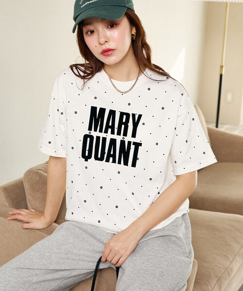 MARY QUANT(マリークワント)の「MARY QUANT × PUBLUX/マリークワント 総柄 プリント フロッキー ロゴ Tシャツ 限定展開(Tシャツ/カットソー・レディース・ブラック/オフホワイト・フリ-)」の16枚目の写真