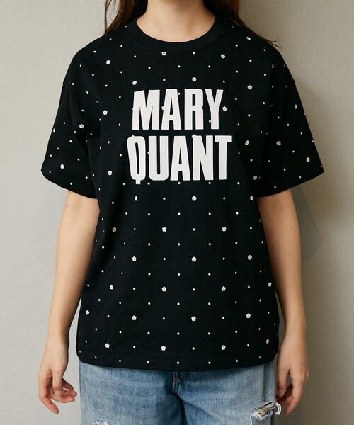 MARY QUANT(マリークワント)の「MARY QUANT × PUBLUX/マリークワント 総柄 プリント フロッキー ロゴ Tシャツ 限定展開(Tシャツ/カットソー・レディース・ブラック/オフホワイト・フリ-)」の19枚目の写真