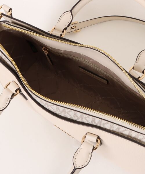 MICHAEL KORS（マイケルコース）の「ARDEN MD TZ SATCHEL Satchel（ハンドバッグ・レディース・ベージュ系・FREE）」の4枚目の写真