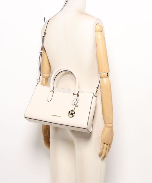 MICHAEL KORS（マイケルコース）の「ARDEN MD TZ SATCHEL Satchel（ハンドバッグ・レディース・ベージュ系・FREE）」の5枚目の写真