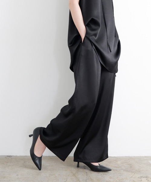 LIAN（リアン）の「サテンイージーパンツ（その他パンツ・レディース・アイボリー/ベージュ/ブラック・FREE）」の3枚目の写真