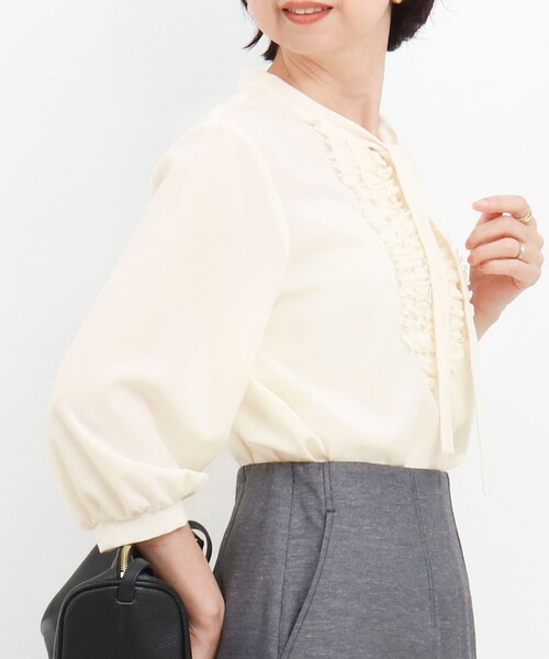 MICO COULIER（ミコクリエ）の「ジョーゼットフリルボウタイブラウス（シャツ/ブラウス・レディース・サックスブルー/ネイビー/キナリ・38）」の7枚目の写真