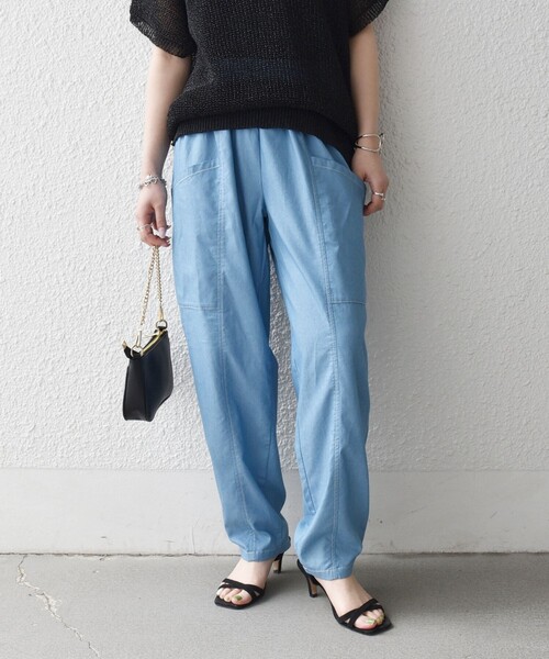 SHIPS any（シップス エニィ）の「SHIPS any:〈洗濯機可能〉シャンブレー デニム ポケット テーパード パンツ（その他パンツ・レディース・ライトブルー/ブルー・38/36）」の5枚目の写真