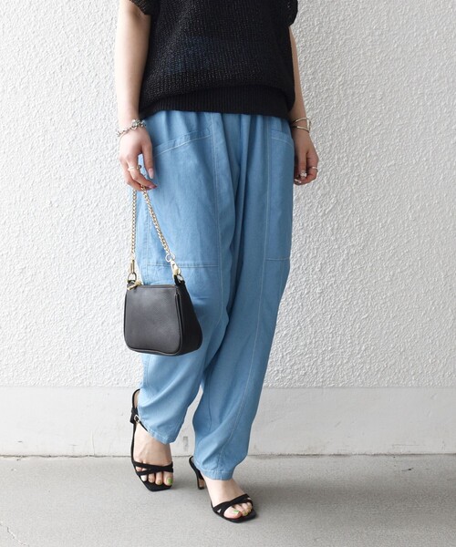 SHIPS any（シップス エニィ）の「SHIPS any:〈洗濯機可能〉シャンブレー デニム ポケット テーパード パンツ（その他パンツ・レディース・ライトブルー/ブルー・38/36）」の6枚目の写真