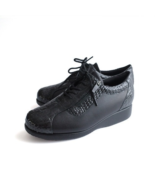 Pointer(shoes)(ポインター)の「【日本製 本革】 コンフォートシューズ /スニーカー(スニーカー・レディース・ブラック系その他2/ダークベージュ/ワイン/グレー/グレイッシュベージュ/ブラック/ブラック系その他3/ブラック系その他/グレー系その他・22.5cm/22cm/23.5cm/23cm/24.5cm/24cm)」の4枚目の写真