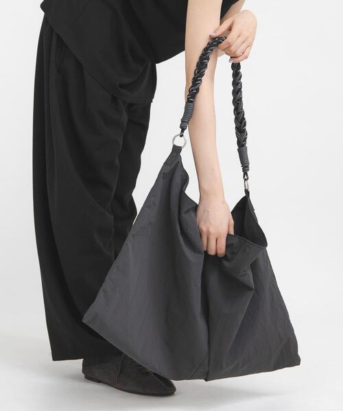 KBF(ケイビーエフ)の「ロープナイロンBAG(ショルダーバッグ・レディース・チャコールグレー/カーキ・ONE)」の8枚目の写真