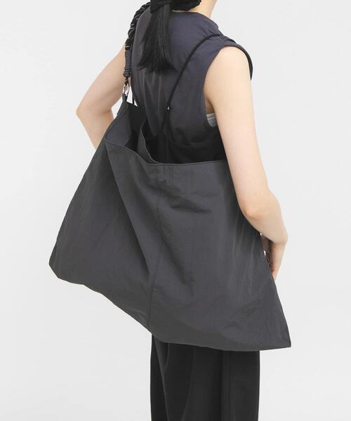 KBF(ケイビーエフ)の「ロープナイロンBAG(ショルダーバッグ・レディース・チャコールグレー/カーキ・ONE)」の9枚目の写真