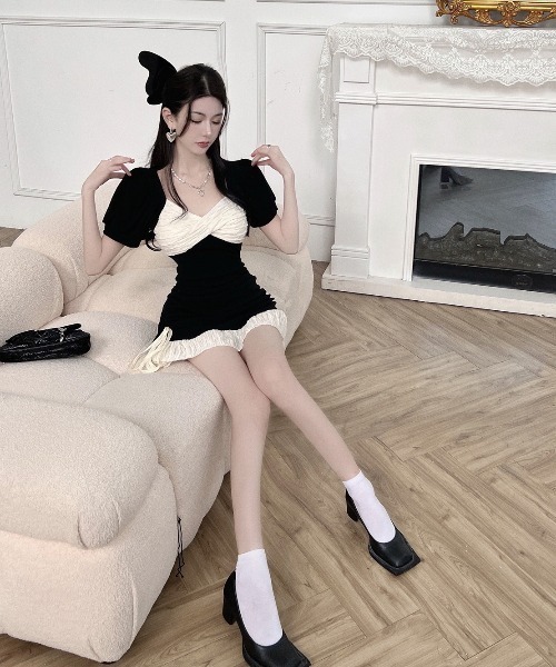 lulufa（ルルファ）の「フロントクロスデザイン配色ミニワンピース（ワンピース・レディース・ブラック・LARGE/MEDIUM）」の10枚目の写真