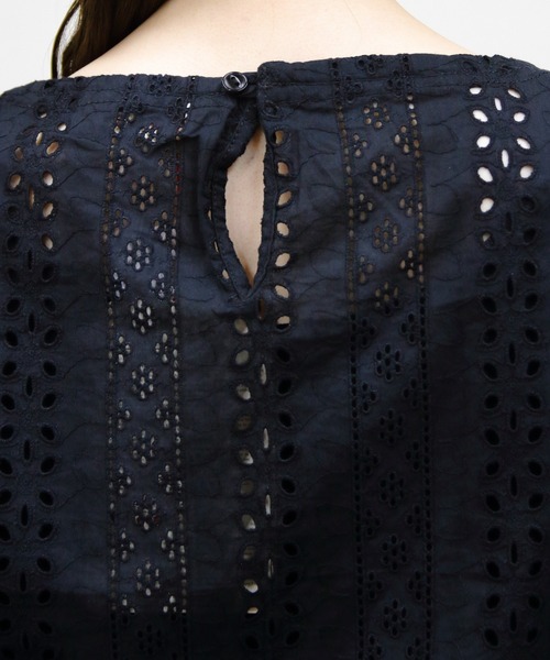 Vincent et Mireille（バンソンエミレイユ）の「VINCENT ET MIREILLE/ヴァンソン エ ミレイユ　ボートネックブラウス　BOAT NECK BLOUSE（シャツ/ブラウス・レディース・ホワイト/ブラック/ブルー・FREE）」の11枚目の写真