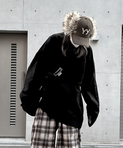 YACA(ヤーカ)の「Wide Long Sleeve T-shirt/ワイドロングスリーブTシャツ【unisex item】(Tシャツ/カットソー・レディース・ブラック/ホワイト・FREE)」の2枚目の写真