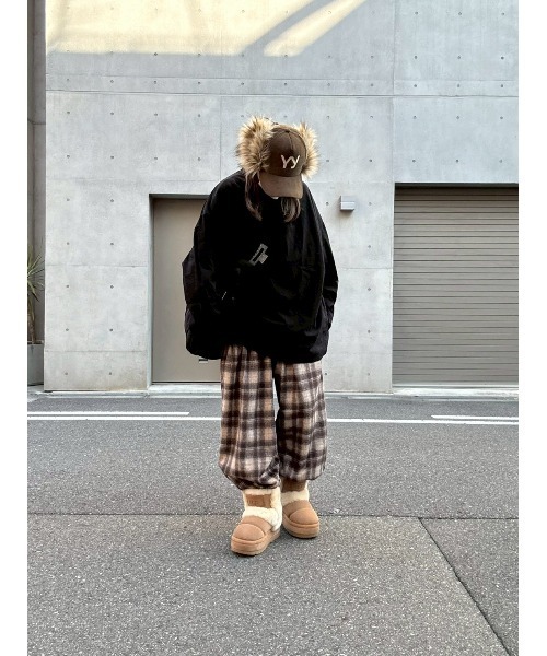 YACA(ヤーカ)の「Wide Long Sleeve T-shirt/ワイドロングスリーブTシャツ【unisex item】(Tシャツ/カットソー・レディース・ブラック/ホワイト・FREE)」の5枚目の写真