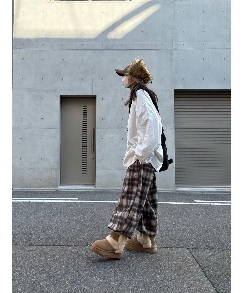 YACA(ヤーカ)の「Wide Long Sleeve T-shirt/ワイドロングスリーブTシャツ【unisex item】(Tシャツ/カットソー・レディース・ブラック/ホワイト・FREE)」の13枚目の写真