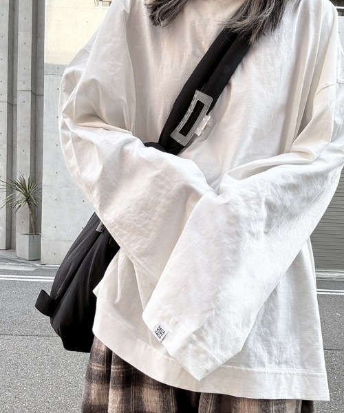 YACA(ヤーカ)の「Wide Long Sleeve T-shirt/ワイドロングスリーブTシャツ【unisex item】(Tシャツ/カットソー・レディース・ブラック/ホワイト・FREE)」の19枚目の写真