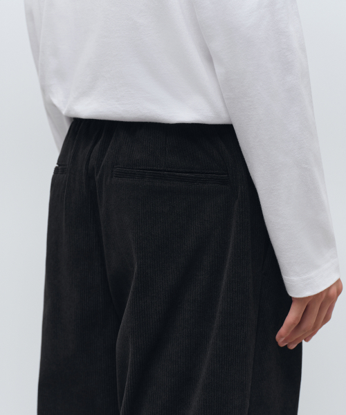 MUSINSA STANDARD（ムシンサスタンダード）の「8W コーデュロイ ワンタック ワイドバンディングパンツ [ブラック]（その他パンツ・メンズ・その他・26/27/28/29/30/36/31/38/34/33/32）」の6枚目の写真