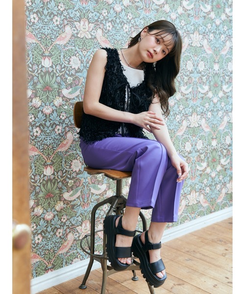 Mafmof(マフモフ)の「Mafmof(マフモフ)9cm厚底フラットソールスクエアトゥサンダル(サンダル・レディース・ブラック/ホワイト・S/M/L)」の13枚目の写真