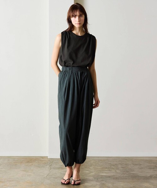 Bshop(ビショップ)の「WL | ナチュラルダイ ミントジャージースリーブレストップ WOMEN(Tシャツ/カットソー・レディース・ブラック/グレイッシュベージュ・F)」の4枚目の写真