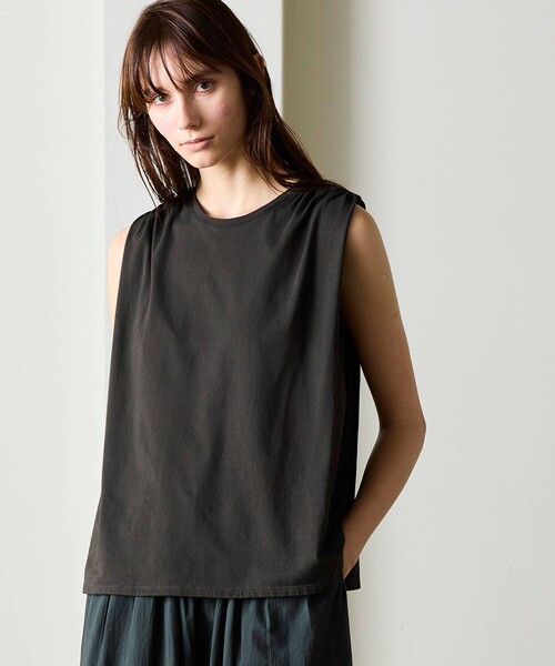 Bshop(ビショップ)の「WL | ナチュラルダイ ミントジャージースリーブレストップ WOMEN(Tシャツ/カットソー・レディース・ブラック/グレイッシュベージュ・F)」の1枚目の写真