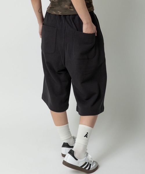 ALAND(エーランド)の「【UNISEX】ALAND/Aロゴ刺繍ウラケハーフスウェットパンツ(スウェットパンツ・レディース・ブラック/グレー・MEDIUM/LARGE)」の8枚目の写真