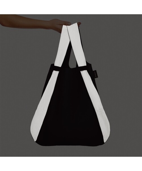 bpr BEAMS(ビーピーアール ビームス )の「Notabag / BAG & BACKPACK REFLECTIVE(トートバッグ・レディース・ブラック・ONE SIZE)」の2枚目の写真