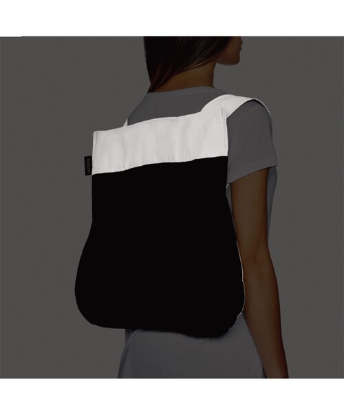 bpr BEAMS(ビーピーアール ビームス )の「Notabag / BAG & BACKPACK REFLECTIVE(トートバッグ・レディース・ブラック・ONE SIZE)」の3枚目の写真