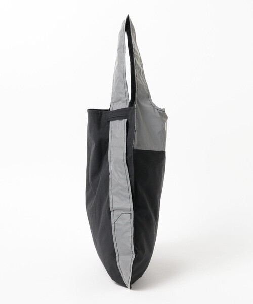 bpr BEAMS(ビーピーアール ビームス )の「Notabag / BAG & BACKPACK REFLECTIVE(トートバッグ・レディース・ブラック・ONE SIZE)」の8枚目の写真