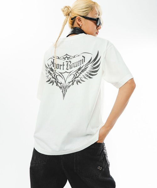SHORT ROUND(ショートラウンド)の「SHORT ROUND/【26年春夏新作】クロップドグラフィックT(Tシャツ/カットソー・メンズ・ベージュ/ホワイト/ブラック系その他/ワイン・LARGE/MEDIUM)」の6枚目の写真