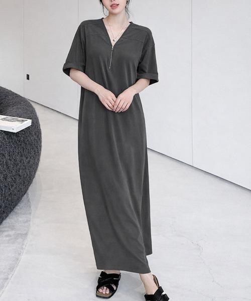 mielu(ミエル)の「ハーフジップ半袖フレアワンピース(ワンピース・レディース・カーキ/ブラック/グレー・LARGE/MEDIUM)」の3枚目の写真