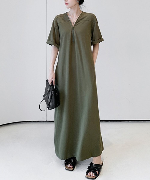 mielu(ミエル)の「ハーフジップ半袖フレアワンピース(ワンピース・レディース・カーキ/ブラック/グレー・LARGE/MEDIUM)」の1枚目の写真