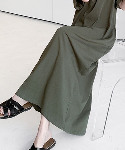 mielu(ミエル)の「ハーフジップ半袖フレアワンピース(ワンピース・レディース・カーキ/ブラック/グレー・LARGE/MEDIUM)」の9枚目の写真
