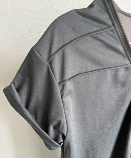 mielu(ミエル)の「ハーフジップ半袖フレアワンピース(ワンピース・レディース・カーキ/ブラック/グレー・LARGE/MEDIUM)」の17枚目の写真