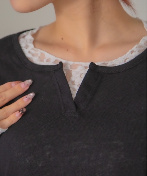 HALEY PESCA(ヘーリーペスカ)の「HALEY PESCA/レイヤード風レースインナートップス(Tシャツ/カットソー・レディース・イエロー/ブルー/グレー/ホワイト/ブラック・FREE)」の6枚目の写真