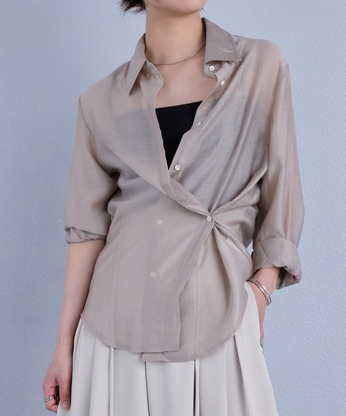 murea（ミュレア）の「変形デザインレギュラーカラーシアーシャツ（シャツ/ブラウス・レディース・ホワイト/ベージュ/ブラック・FREE）」の3枚目の写真