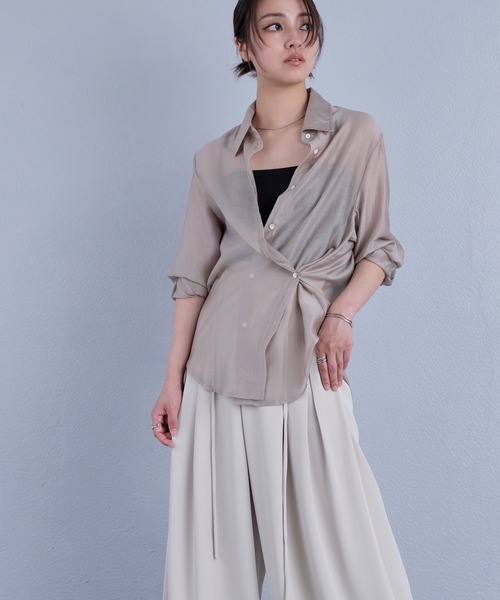 murea（ミュレア）の「変形デザインレギュラーカラーシアーシャツ（シャツ/ブラウス・レディース・ホワイト/ベージュ/ブラック・FREE）」の6枚目の写真