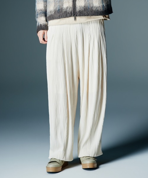 glamb(グラム)の「Leather Drape Sneakers / レザードレープスニーカー(スニーカー・メンズ・アイボリー/ブラック/キャメル・25/26/27/28)」の15枚目の写真