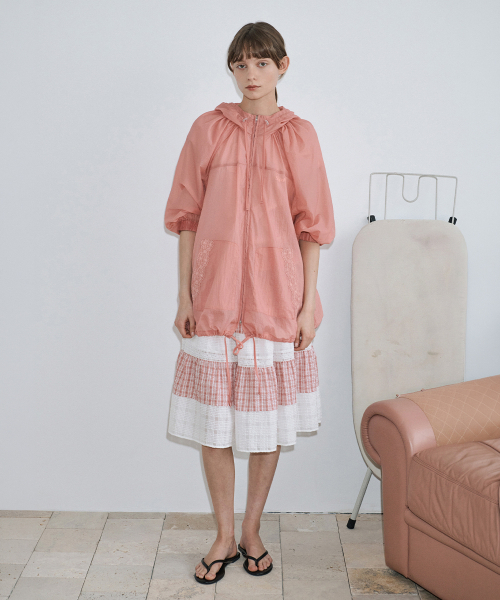 SINOON(シヌーン)の「Smocking Color Block Flare Skirt (Red)(スカート・レディース・レッド・FREE)」の4枚目の写真