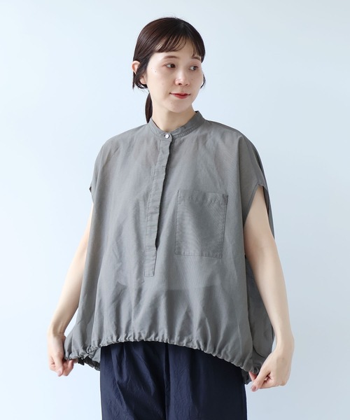 yuni(ユニ )の「強撚Cotton Polyester sheer cocoon blouse(シャツ/ブラウス・レディース・カーキ/キナリ/チャコールグレー・FREE)」の3枚目の写真
