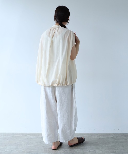 yuni(ユニ )の「強撚Cotton Polyester sheer cocoon blouse(シャツ/ブラウス・レディース・カーキ/キナリ/チャコールグレー・FREE)」の6枚目の写真