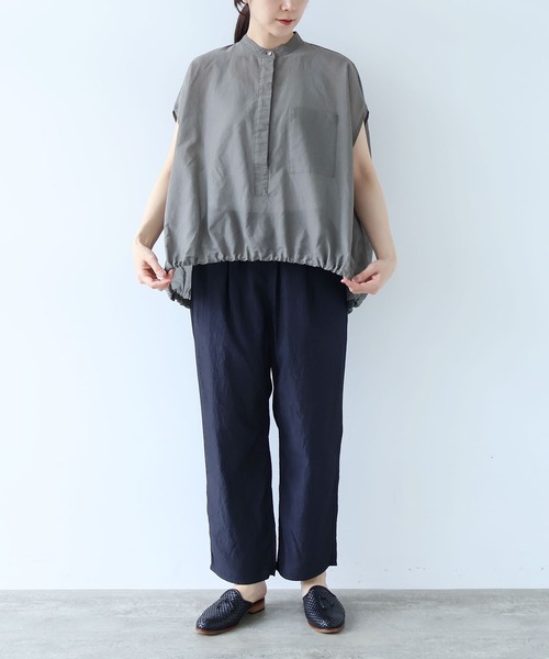 yuni(ユニ )の「強撚Cotton Polyester sheer cocoon blouse(シャツ/ブラウス・レディース・カーキ/キナリ/チャコールグレー・FREE)」の11枚目の写真