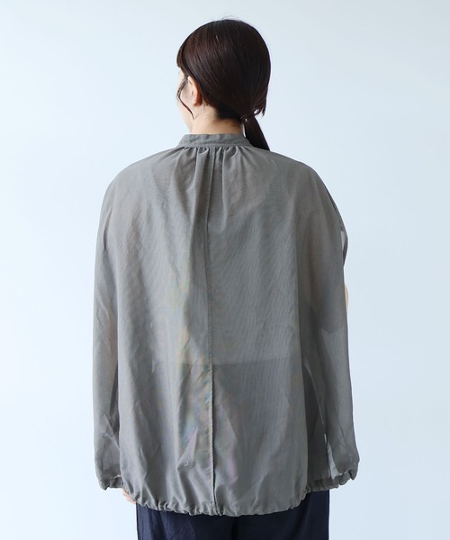 yuni(ユニ )の「強撚Cotton Polyester sheer cocoon blouse(シャツ/ブラウス・レディース・カーキ/キナリ/チャコールグレー・FREE)」の16枚目の写真