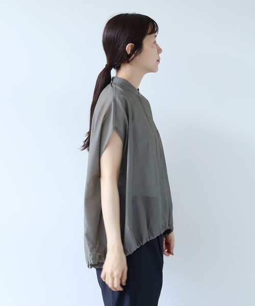 yuni(ユニ )の「強撚Cotton Polyester sheer cocoon blouse(シャツ/ブラウス・レディース・カーキ/キナリ/チャコールグレー・FREE)」の15枚目の写真