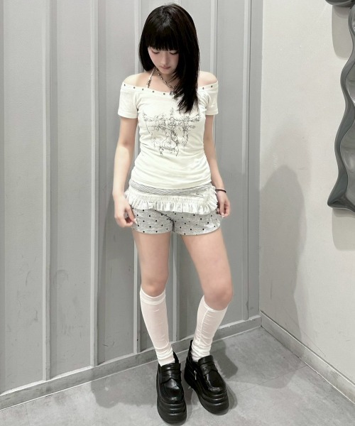 Never mind the XU / Chikashitsu+(ネバーマインド ザ エックスユー / チカシツプラス)の「【nmtc+】Anco Studded Halter Neck Tee / 【エヌエムティーシープラス】トライバルスタッズホルターネック半袖Tシャツ(Tシャツ/カットソー・レディース・グレー/チャコール/ホワイト・ONE SIZE)」の21枚目の写真
