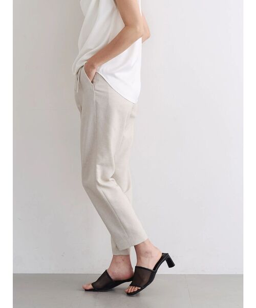 TONAL(トーナル)の「フェイクリネンアシメテーパードパンツ(その他パンツ・レディース・ベージュ/ネイビー/グレー・MEDIUM/SMALL)」の7枚目の写真