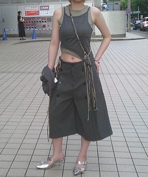 Never mind the XU / Chikashitsu+(ネバーマインド ザ エックスユー / チカシツプラス)の「【Nerd out XU】sheer layered tank top / 【ナードアウトエックスユー】シアーレイヤードタンクトップ<着用動画あり>(タンクトップ・レディース・チャコール・M)」の8枚目の写真