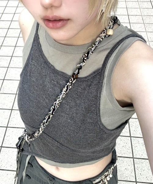 Never mind the XU / Chikashitsu+(ネバーマインド ザ エックスユー / チカシツプラス)の「【Nerd out XU】sheer layered tank top / 【ナードアウトエックスユー】シアーレイヤードタンクトップ<着用動画あり>(タンクトップ・レディース・チャコール・M)」の4枚目の写真