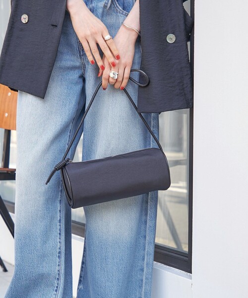 &MyuQ(アンドミューク)の「【SHIPS別注】&MyuQ: MARU NY(ショルダーバッグ・レディース・ブラック/ブラウン・ONE SIZE)」の5枚目の写真