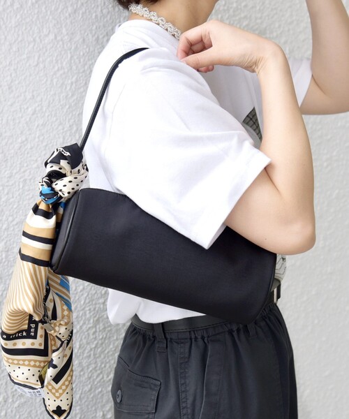 &MyuQ(アンドミューク)の「【SHIPS別注】&MyuQ: MARU NY(ショルダーバッグ・レディース・ブラック/ブラウン・ONE SIZE)」の11枚目の写真
