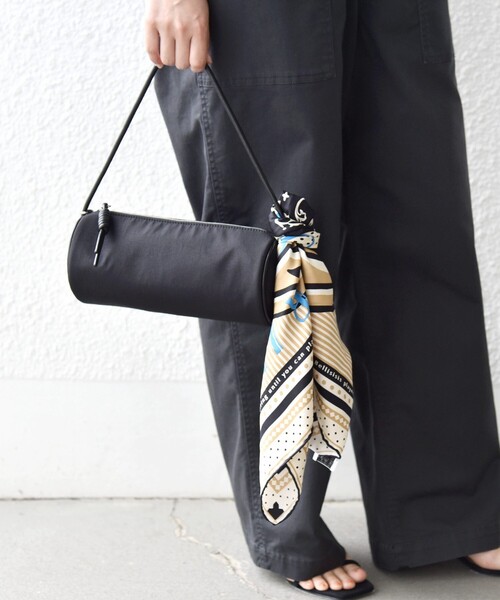 &MyuQ(アンドミューク)の「【SHIPS別注】&MyuQ: MARU NY(ショルダーバッグ・レディース・ブラック/ブラウン・ONE SIZE)」の12枚目の写真