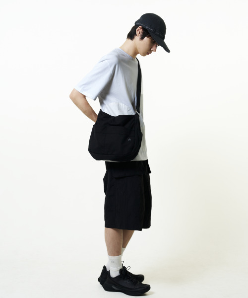 THECOLDESTMOMENT(ザコールデストモーメント)の「TCM stitch washed cross bag (black)(メッセンジャーバッグ・レディース・その他・OS)」の7枚目の写真
