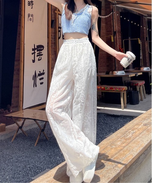 &soiree(アンドソワレ)の「ヴィンテージ風レースイージーワイドパンツ(その他パンツ・レディース・ホワイト・SMALL/MEDIUM/LARGE/X-LARGE)」の2枚目の写真
